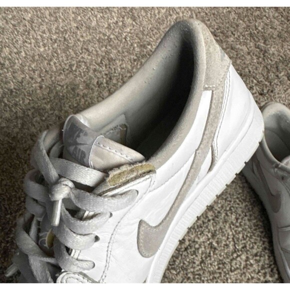 Nike Air Jordan 1 Low Neutral Grey Size 9.5 Women's (Size 8 Men's) - Picture 8 of 9